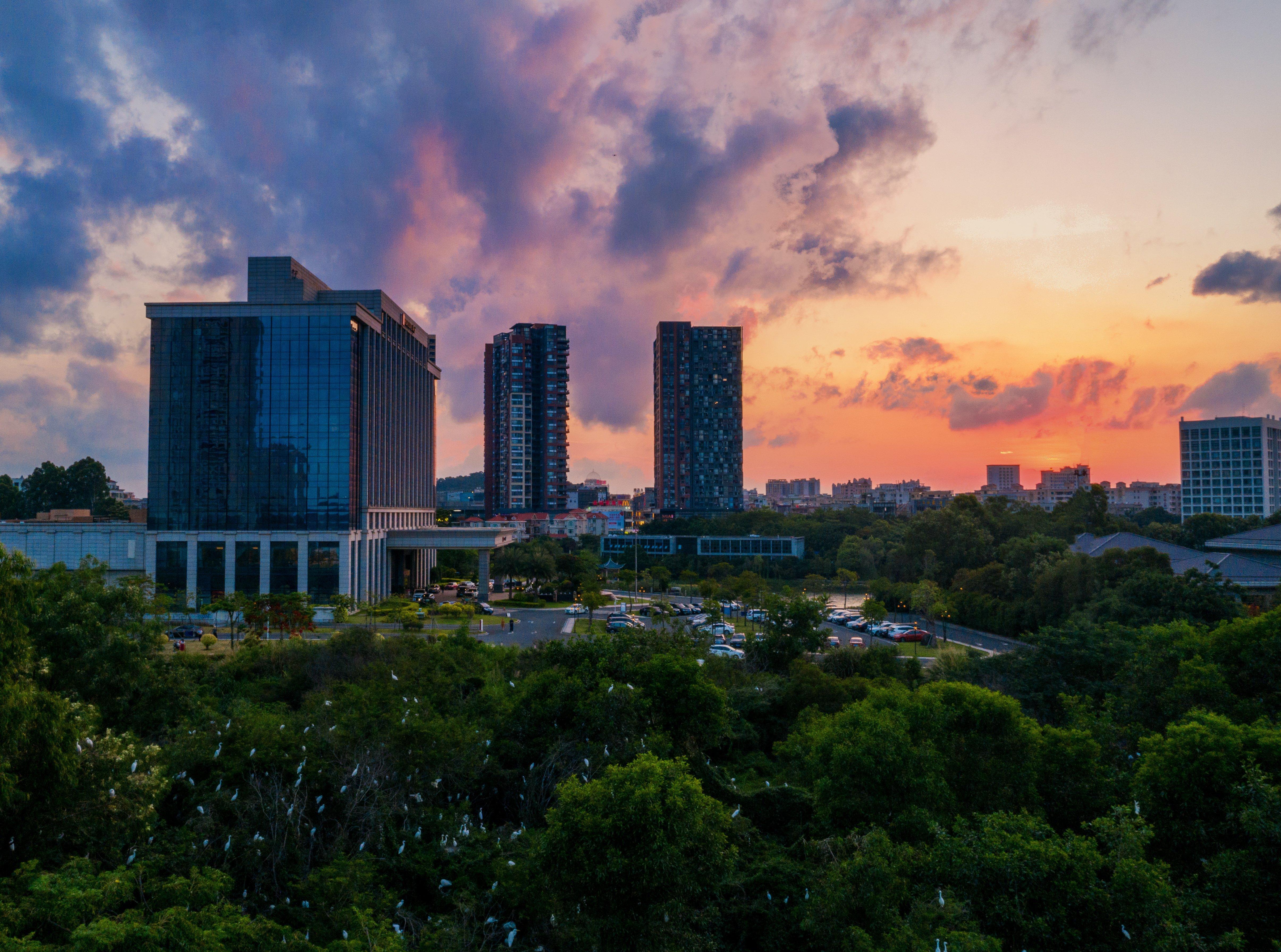 Hualuxe Yangjiang City Center Exterior photo