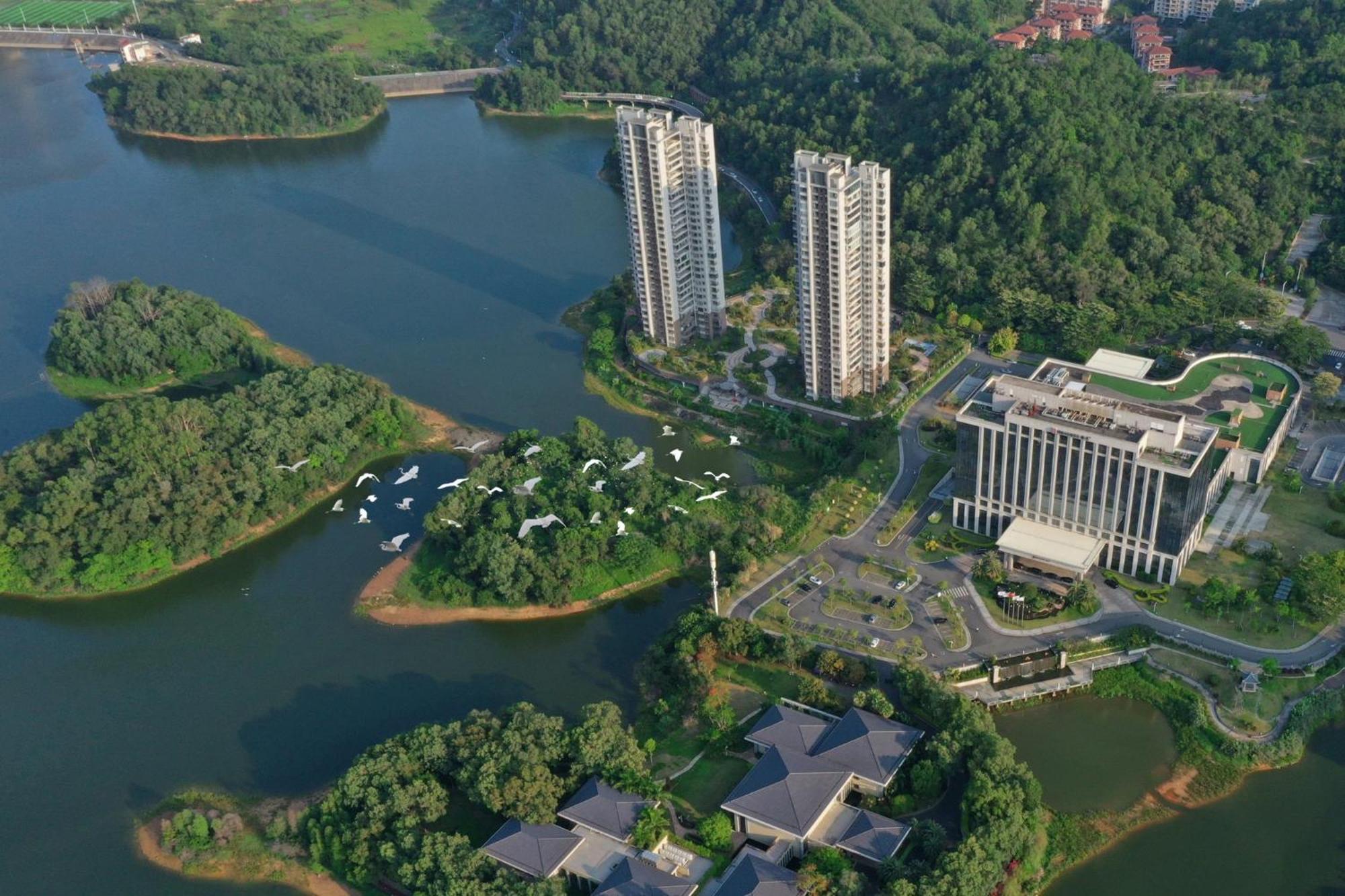 Hualuxe Yangjiang City Center Exterior photo